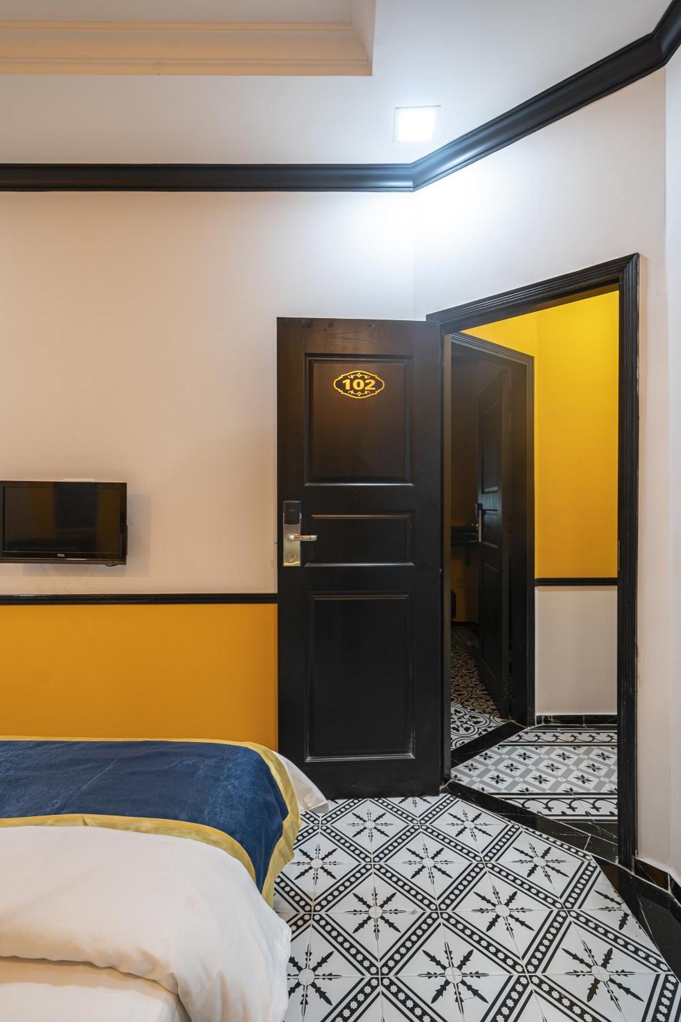 Collection O Vyvy Airport Hotel Хошимин Экстерьер фото