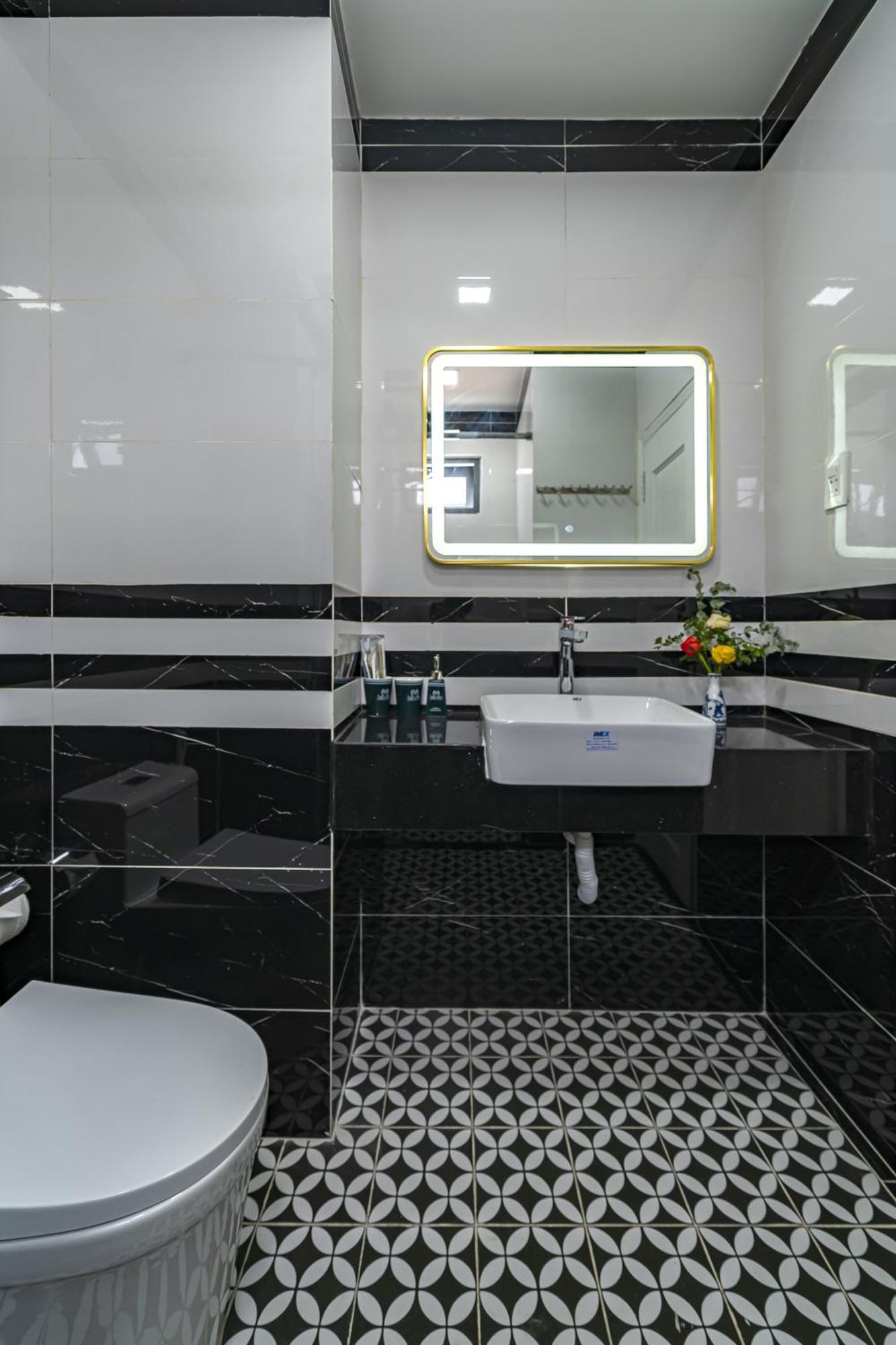 Collection O Vyvy Airport Hotel Хошимин Экстерьер фото